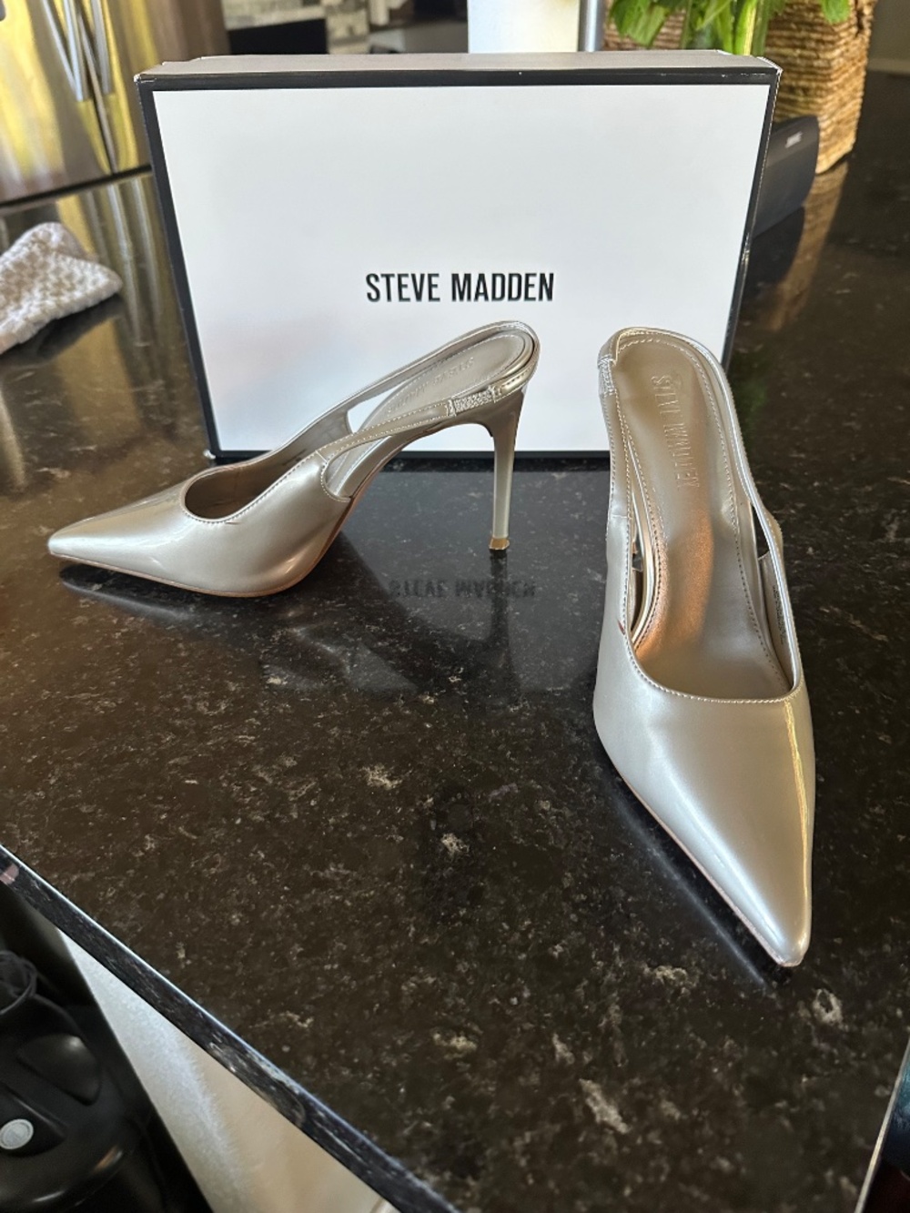 Sling back pumps - Picture 2 of 5